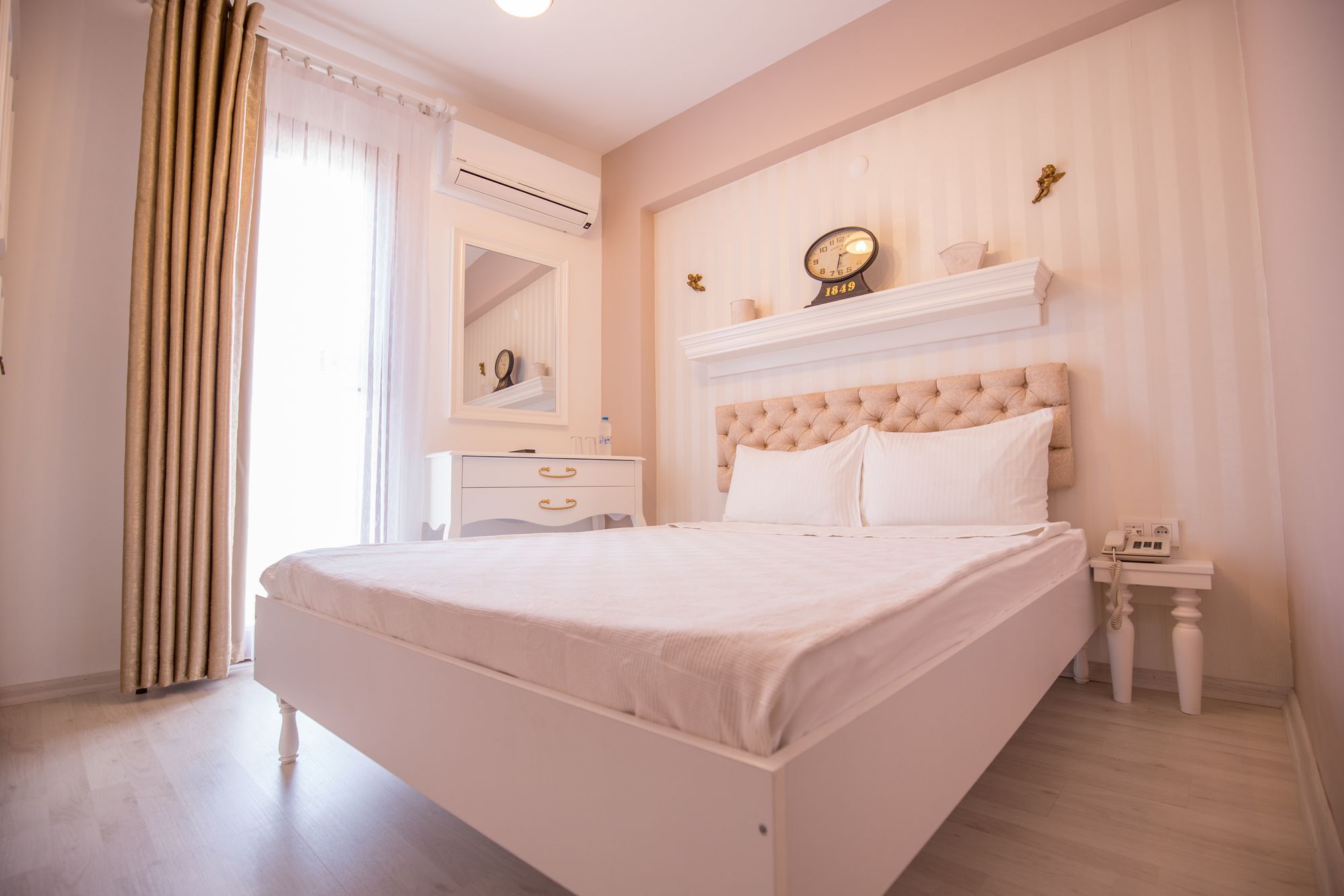 Menendi Otel Foca Εξωτερικό φωτογραφία